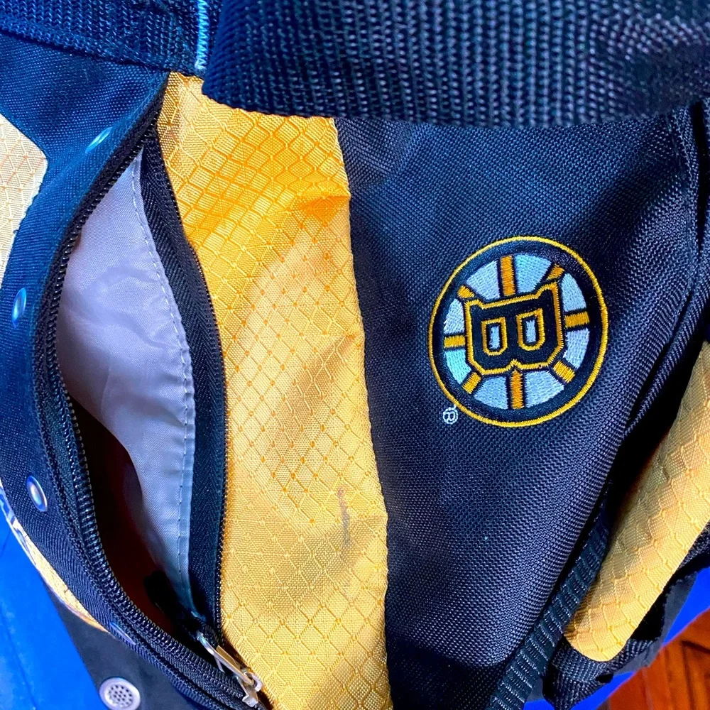 NHL BOSTON BRUINS Hockey Rolling Duffel Bag/ Carry On, 22”Lx11.5”Wx13”H